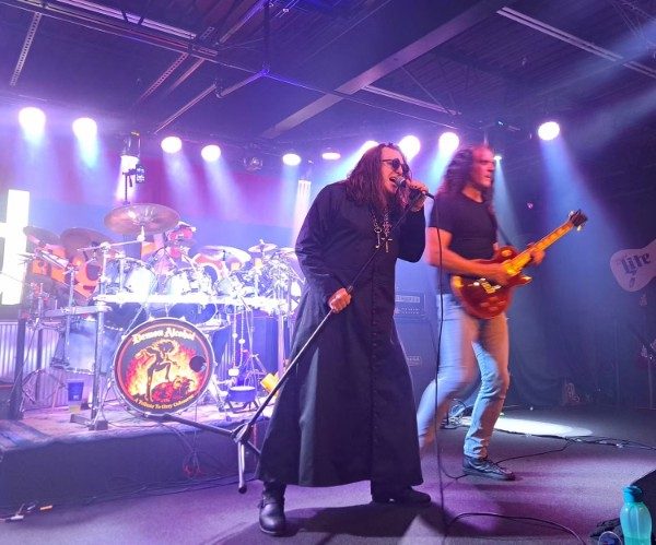 Phil and Jimmy on stage